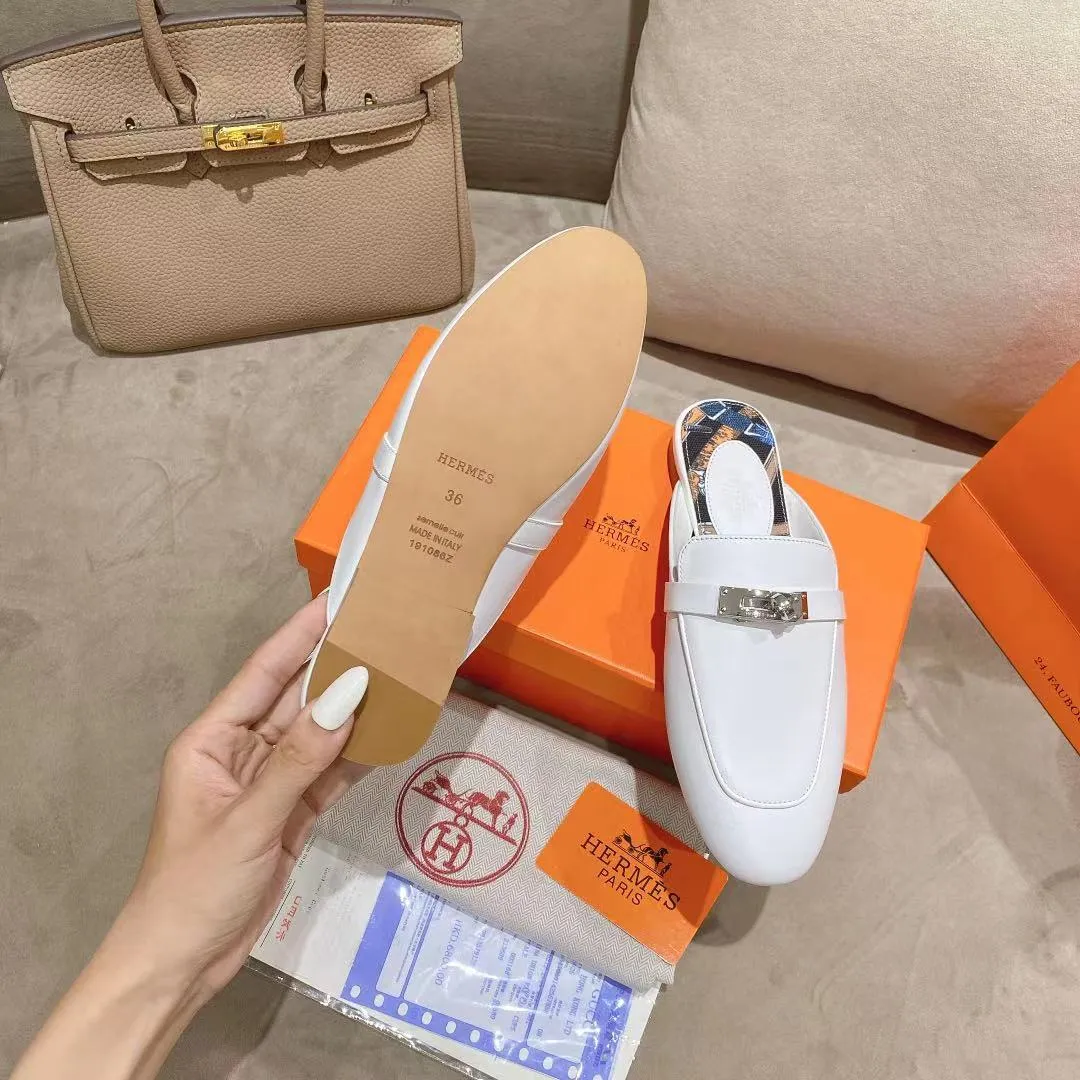 👟👟Ex-factory price 440👟👟Hermes/Hermes new kelly buckle sandal mule shoes for women flat toe lazy shoes and half slippers😄😄😄 Fabric: calfskin lining: sheepskin lining/3D floral cloth🌸🌸🌸 Code number: 35 36 37 38 39 40 41 Color: Black White Brown Outsole: Anti-leather pattern rubber outsole